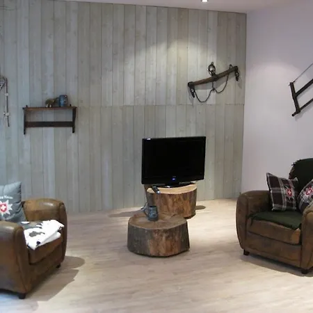 Edelweiss Apartment *